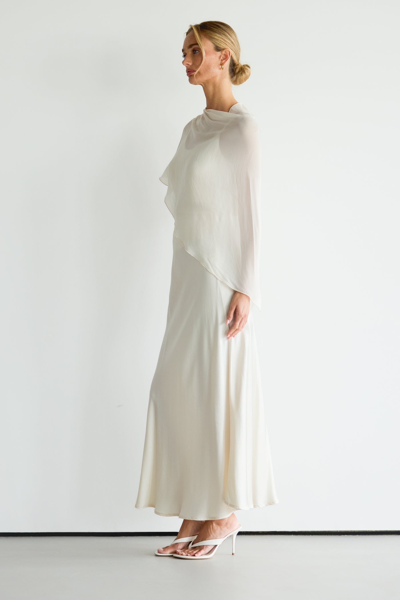 Lumi Asymmetric Poncho | Ivory