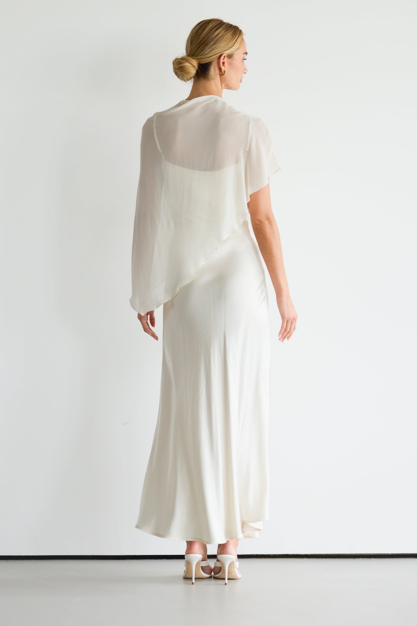 Lumi Asymmetric Poncho | Ivory